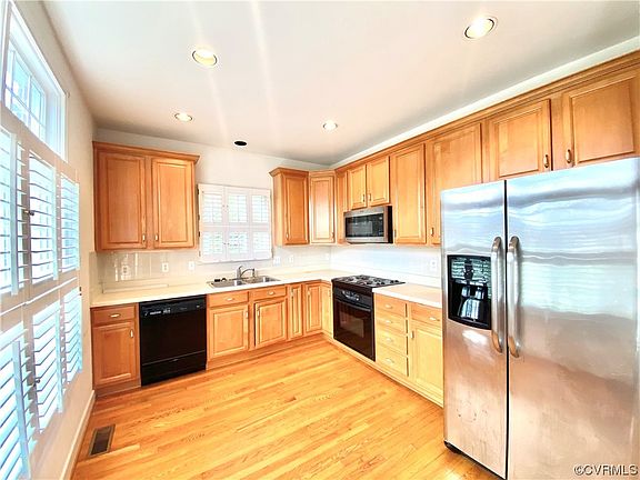 4th image of 4909 Breckstone Pl