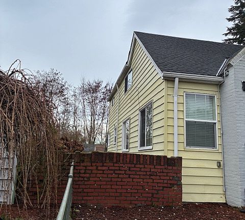 4th image of 5914 S Carver St Unit B