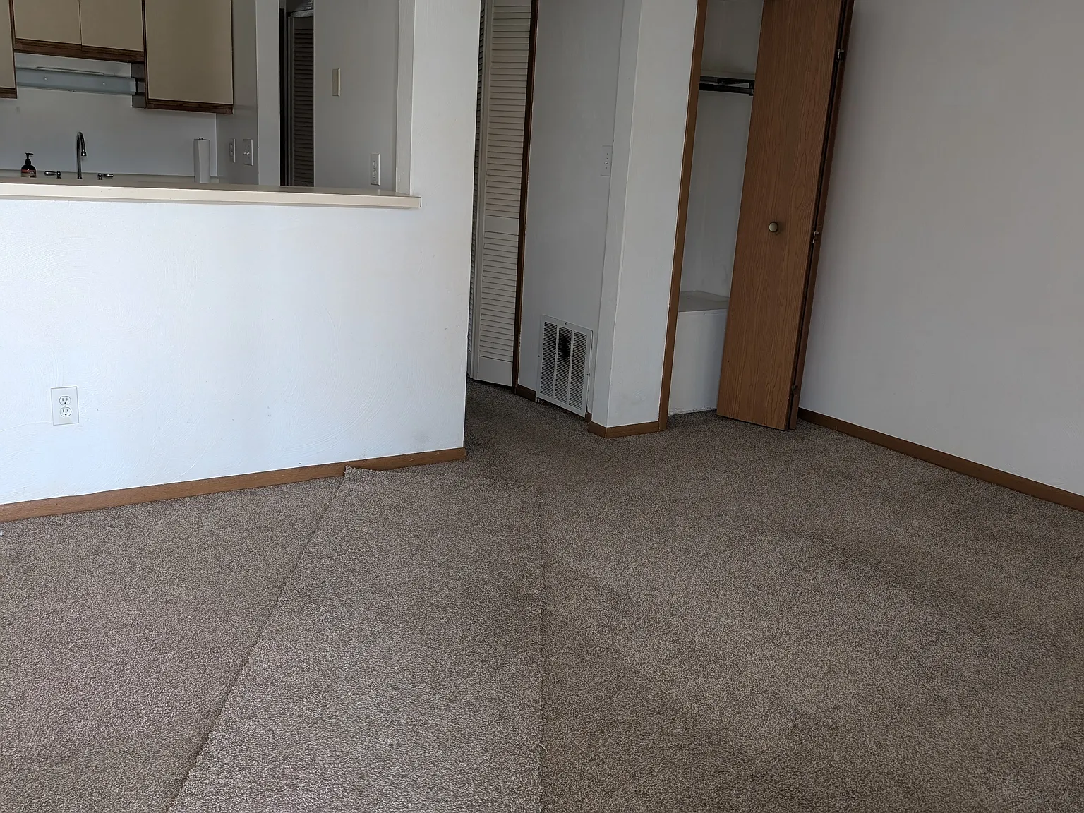 1 bed, $620 — Photo 1