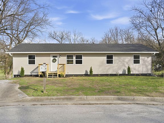 3rd image of 801 E Hill Street