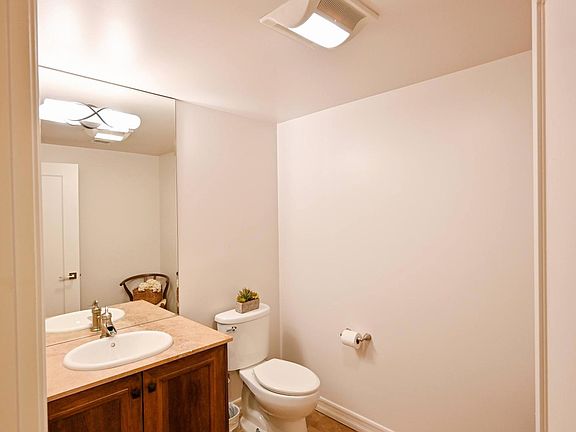 3rd image of 1420 Bundy Dr #102