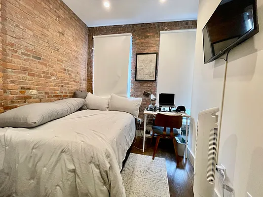 Rented by Douglas Elliman | media 6