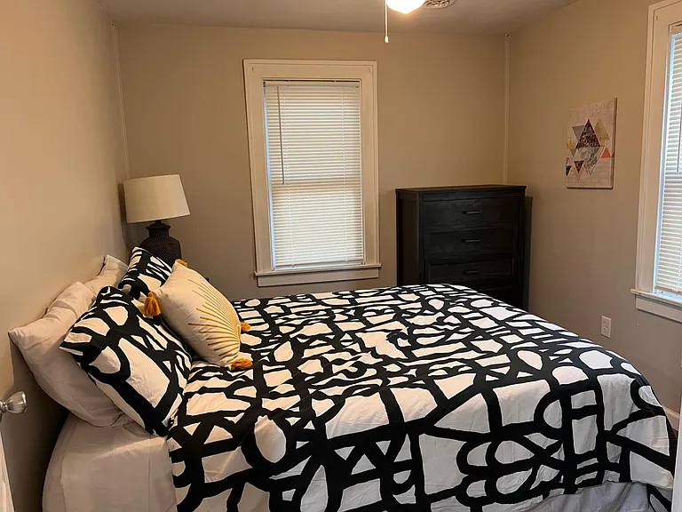 517 Manatee Ave — Photo 8