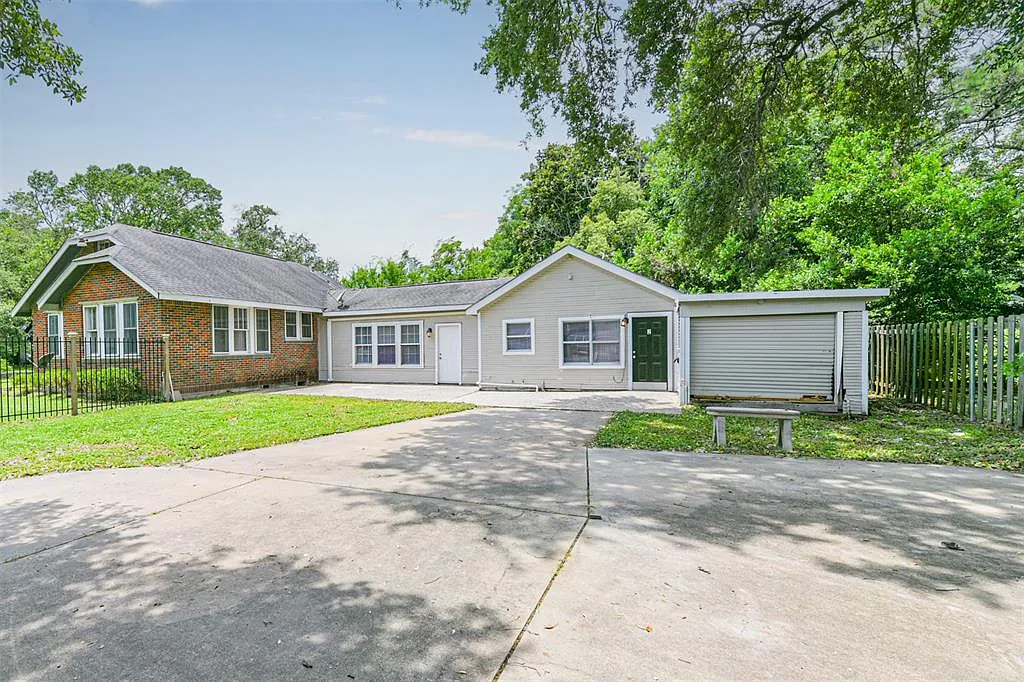2 bed, 900 sqft, $1,650 — Photo 1
