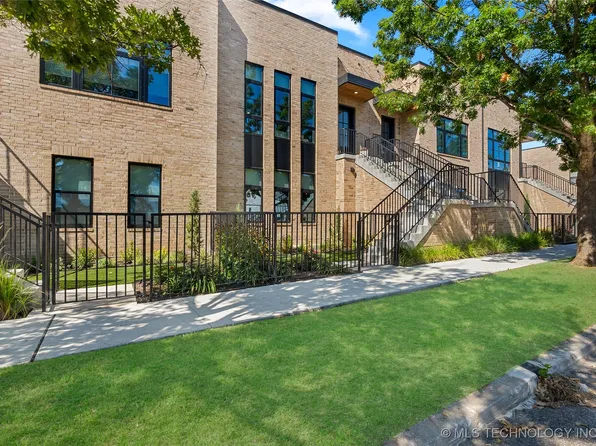 1049 E 8th St S, Tulsa, OK 74120