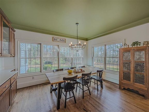 3rd image of 1400 McWilliams Rd SW