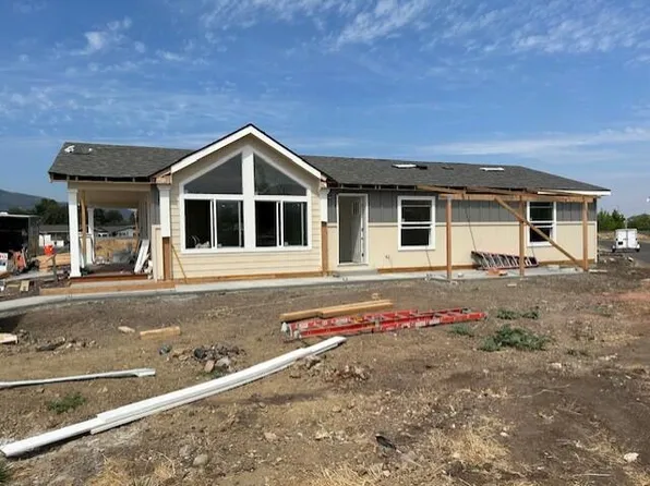 333 Mountain View Dr Unit 103, Talent, OR 97540