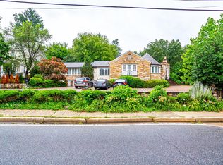 8212 Old Georgetown Rd, Bethesda, MD 20814