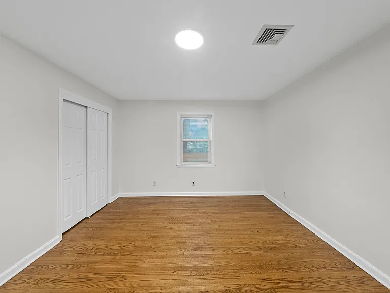 160 Magnolia Ave — Photo 8