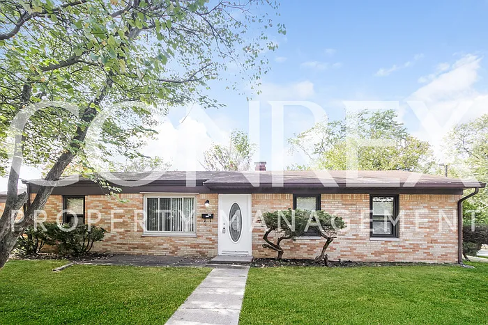 4328 N Kenmore Rd photo 1