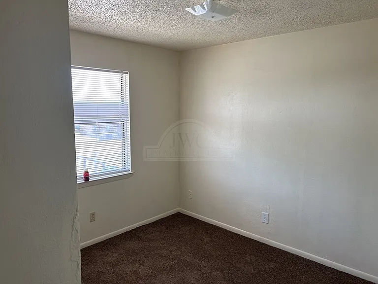 813 N 5th St — Photo 3