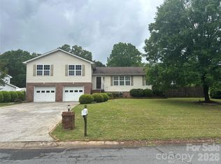323 Swampfox Dr, Fort Mill, SC 29715