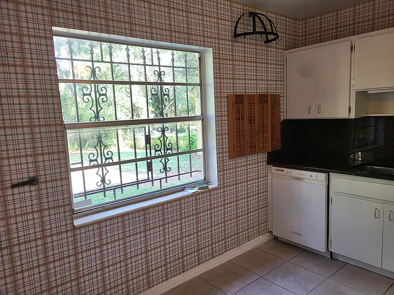 10815 N Edison Ave — Photo 9