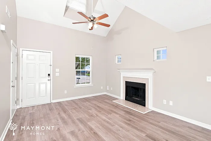 3 bed, 2.5 bath, 1396 sqft, $1,925 — Photo 4