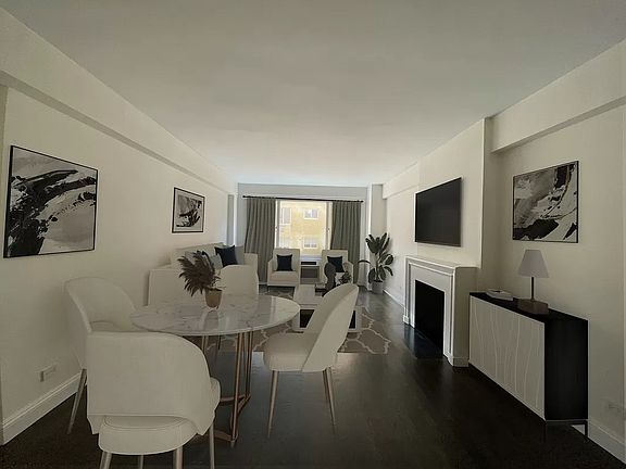 3rd image of 40 Central Park S #9H