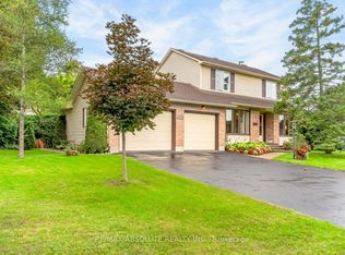 309 Liard St, Ottawa, ON K2S 1J2