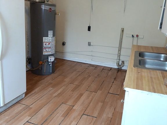 4th image of 2511 W Illinois St