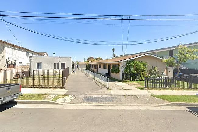 1st image of 1551 Plaza Del Amo