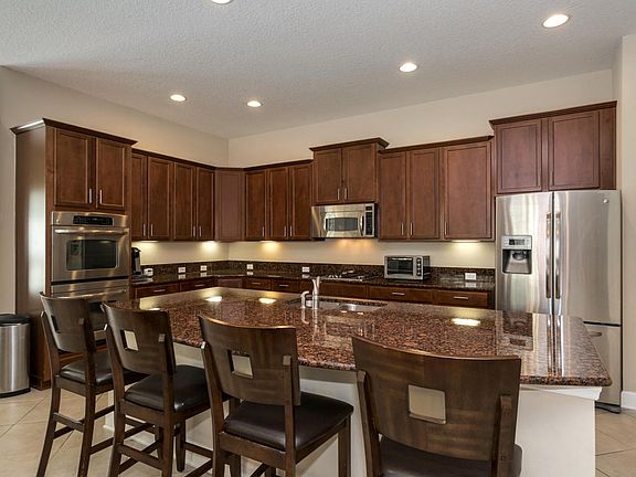 5th image of 393 Majestic Eagle Dr