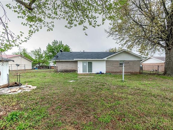 4th image of 714 Ponderosa Pl