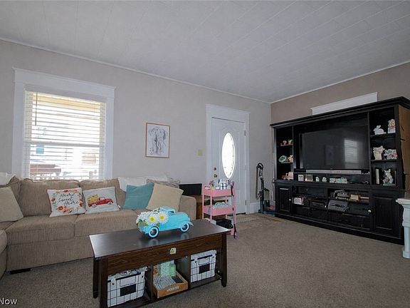 4th image of 3014 2nd St NW