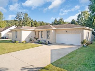 69 W Dorton Blvd, Staffordsville, KY 41256