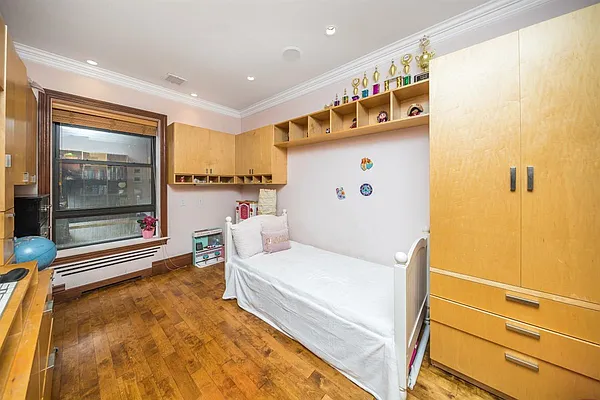 Sold by NestApple, Inc. | media 24