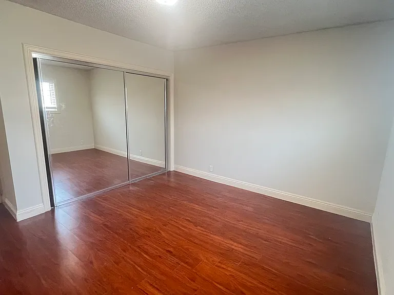 560 W Duarte Rd #B — Photo 14