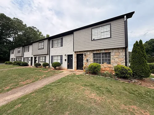 White Oak Townhomes Photo 1