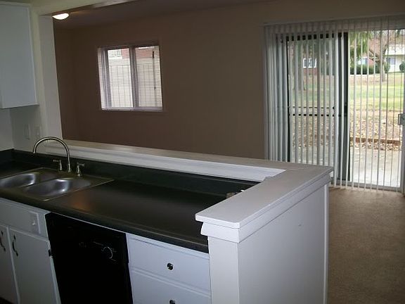 3rd image of 5801 N Olney St APT 43