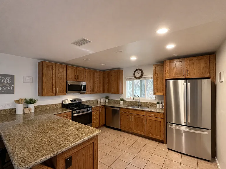 5223 E Falls View Dr — Photo 5