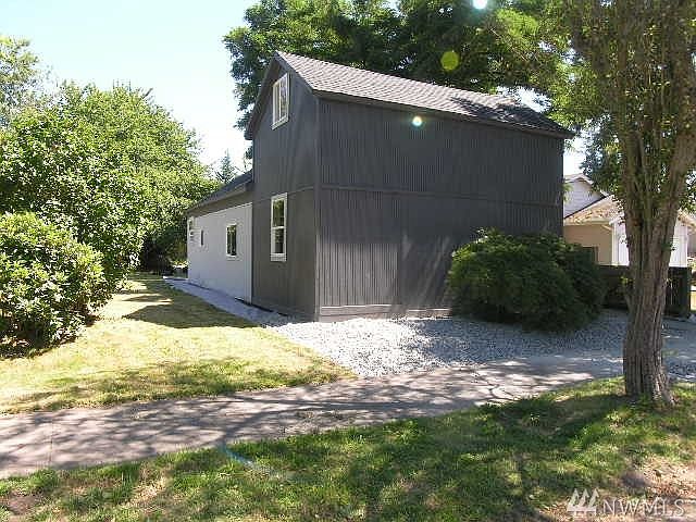 1st image of 615 15th St SE