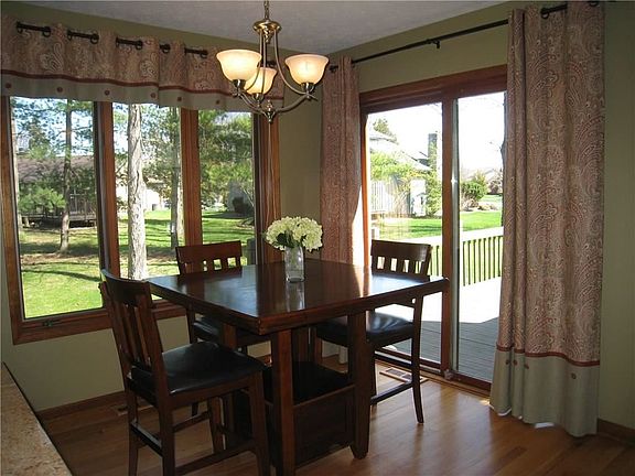 5th image of 10 Wood Run Cir