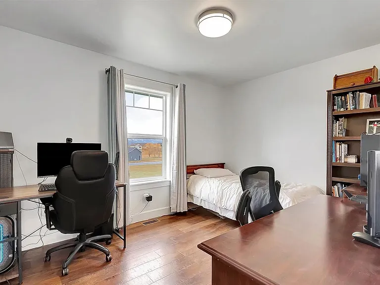 668 Winding Creek Trl — Photo 17
