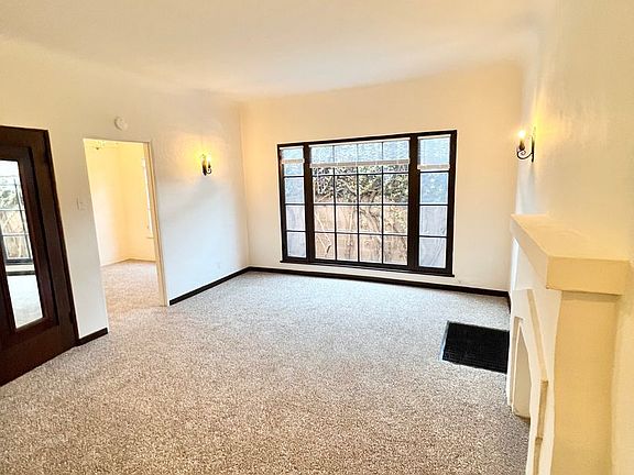 3rd image of 658 Temple Ave APT D