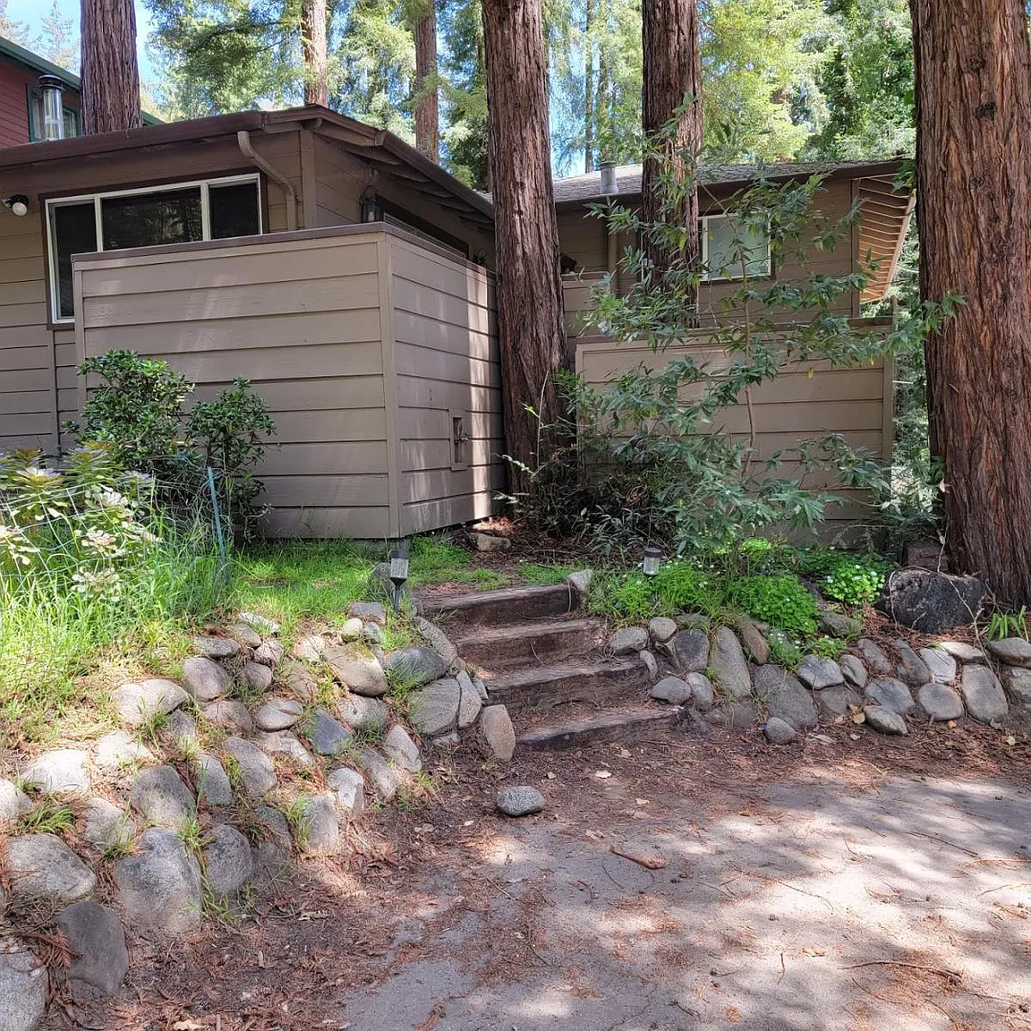 520 West Dr photo 1