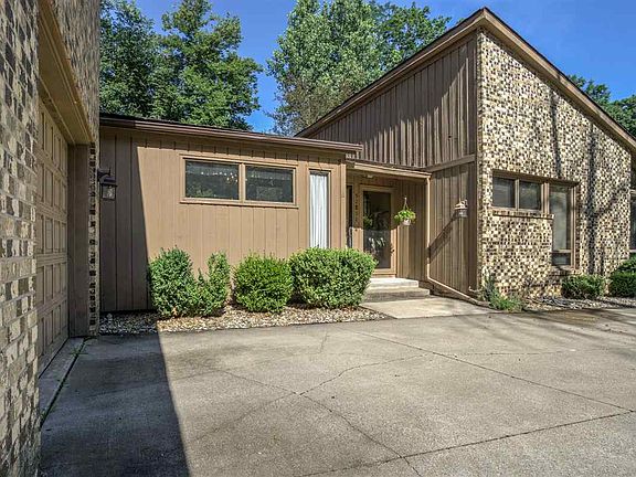 3rd image of 51811 W Gatehouse Dr