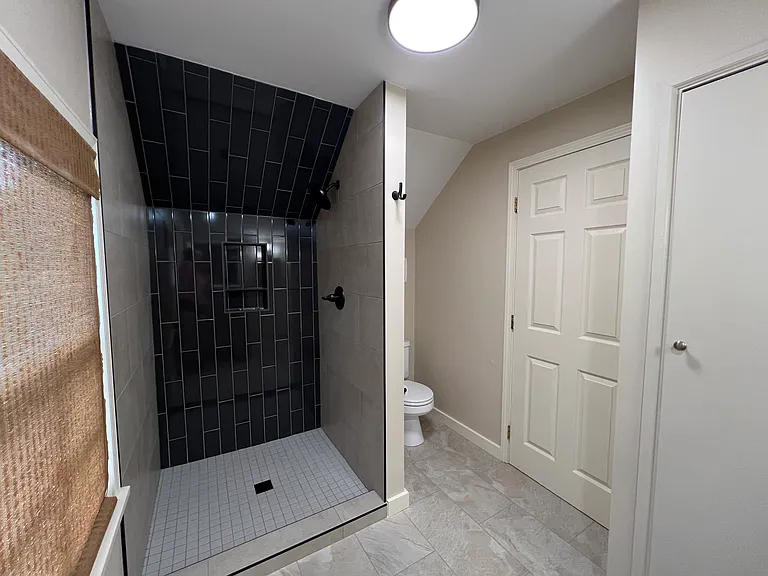 221 Henderson St — Photo 25