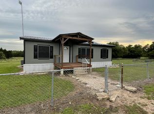 887 McCormick Rd, Fayetteville, TX 78940