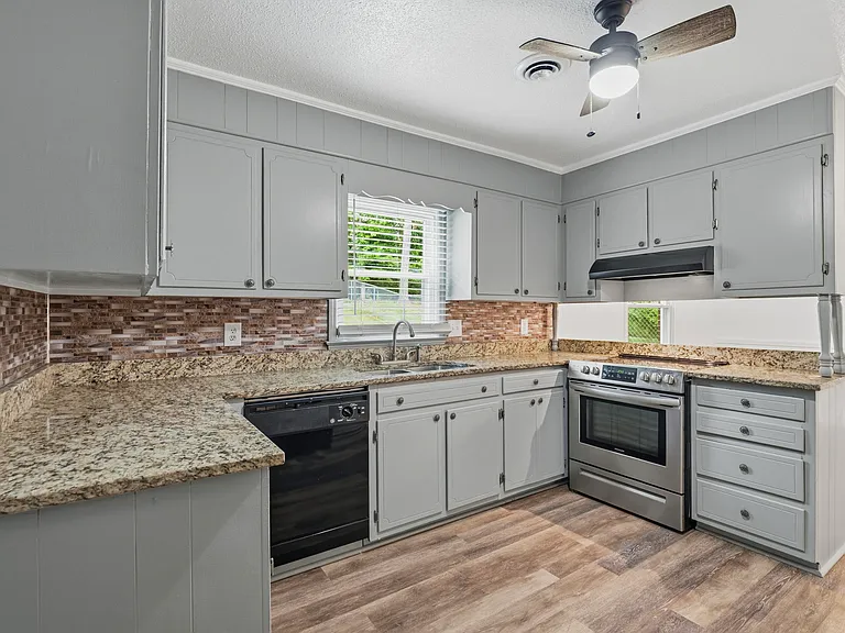 528 River Oak Dr — Photo 8