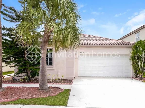 1544 NW 158th Ave, Pembroke Pines, FL 33028