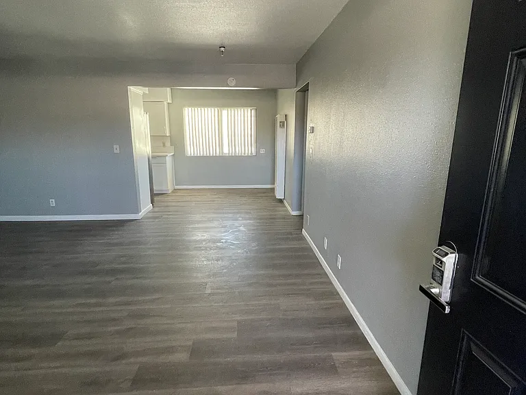 56087-29 Palms Hwy #1 — Photo 11