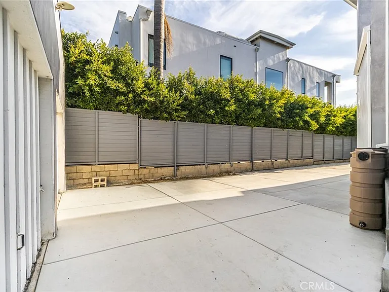 1480 S Durango Ave — Photo 57