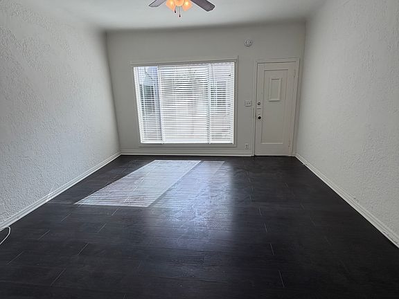 3rd image of 842 N Formosa Ave #12