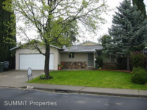 2nd image of 1931 Forest Ln