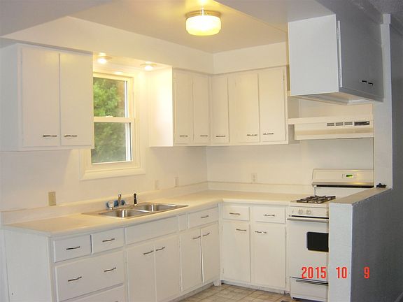 5th image of 3117 West Broadway