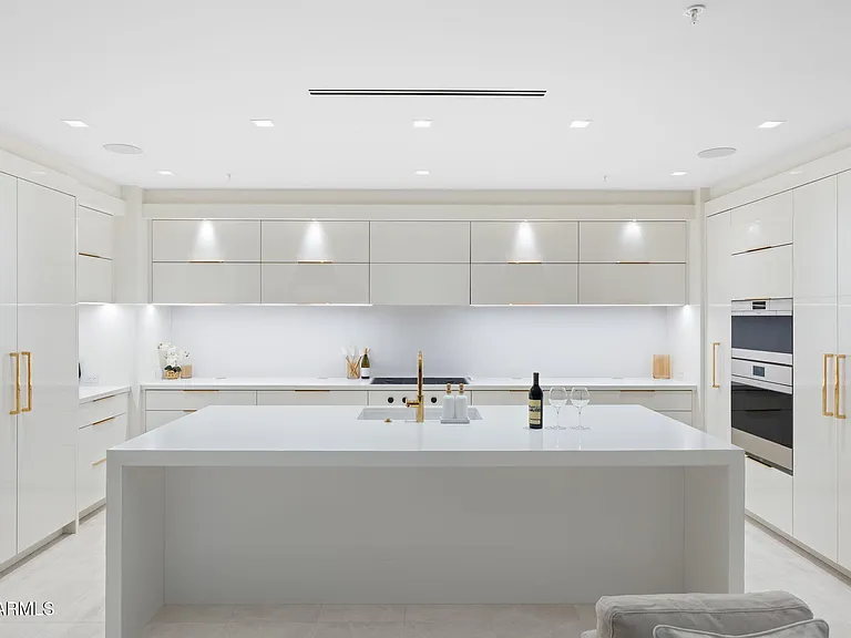 6587 N Palmeraie Blvd #2015 — Photo 8