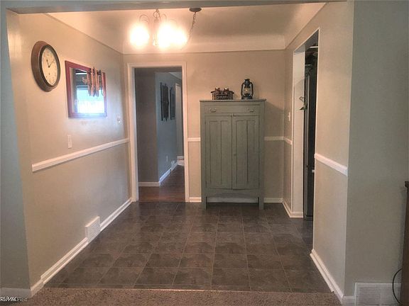 4th image of 29748 Commonwealth St