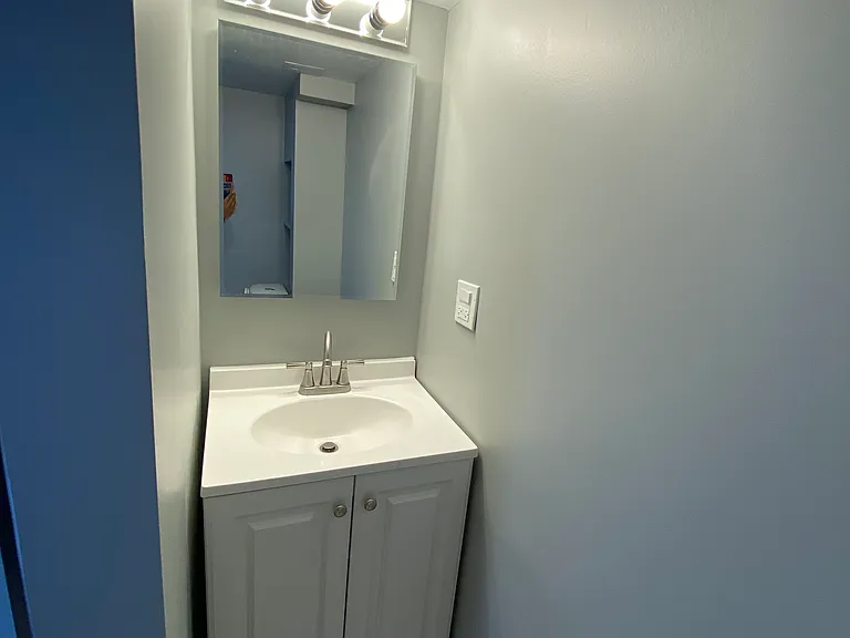 5104 W Cornelia Ave #BASEMENT — Photo 6