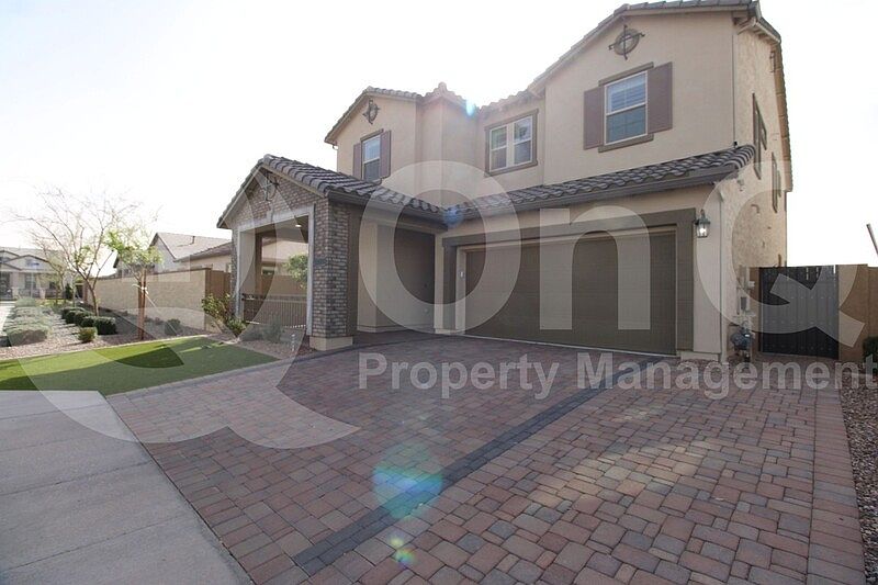 1st image of 4032 S Sequoia Dr
